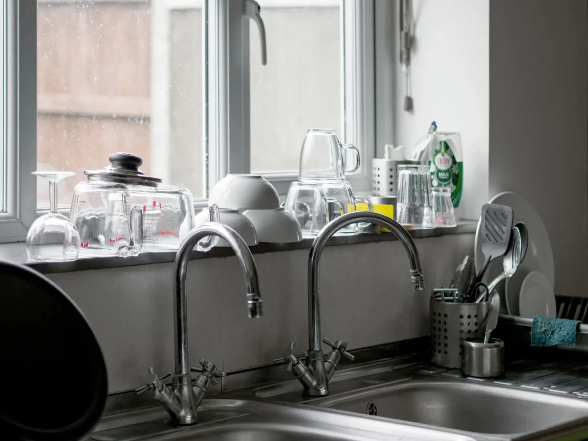 Évier en inox dans une cuisine