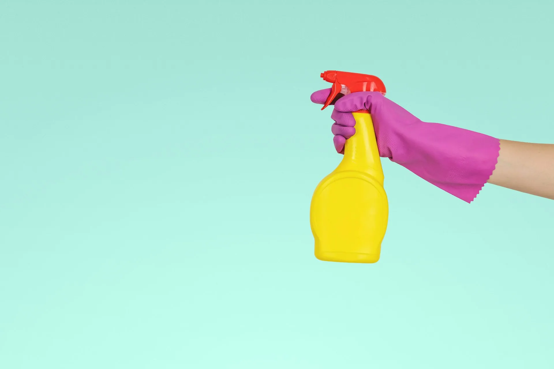Produits d'entretien et gants de protection