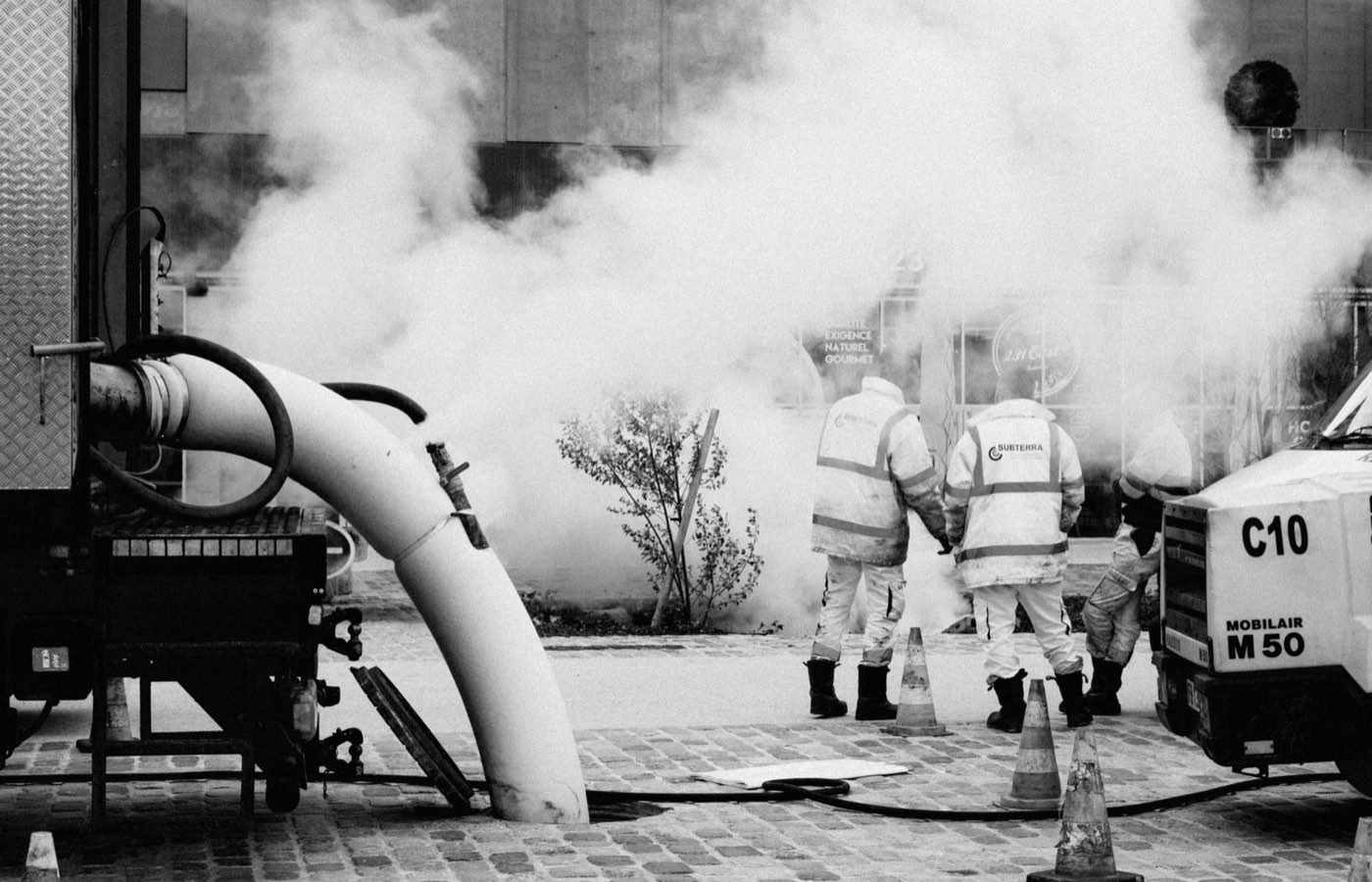 Déboucheur chimique pour canalisation : efficacité et risques
